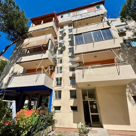 Enlightened 650 Appartement Golem (Tirana)